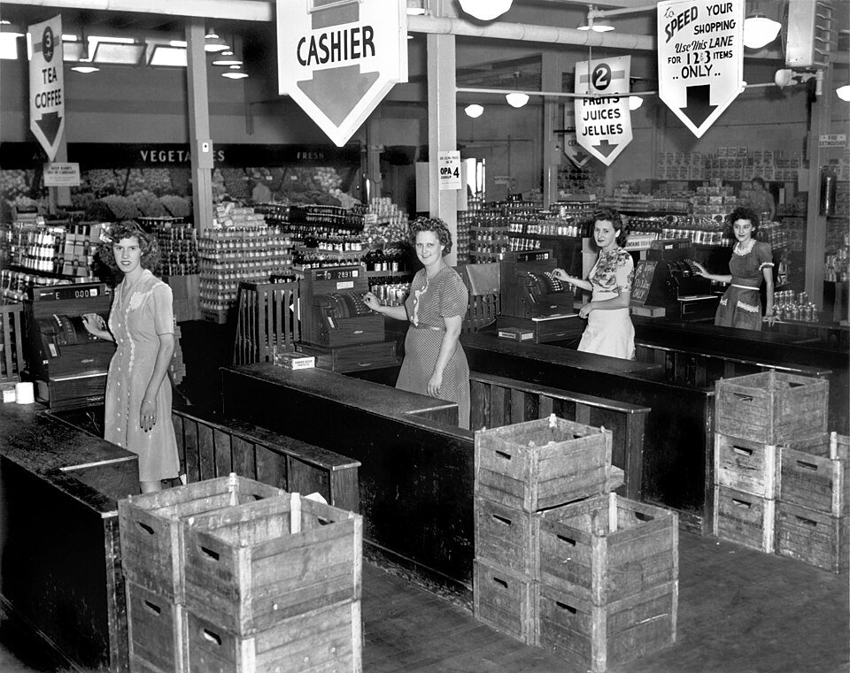 Grove Center, TN - File:Tulip Town Market Grove Center 1945 Oak Ridge (14954130217).jpg -  Wikimedi