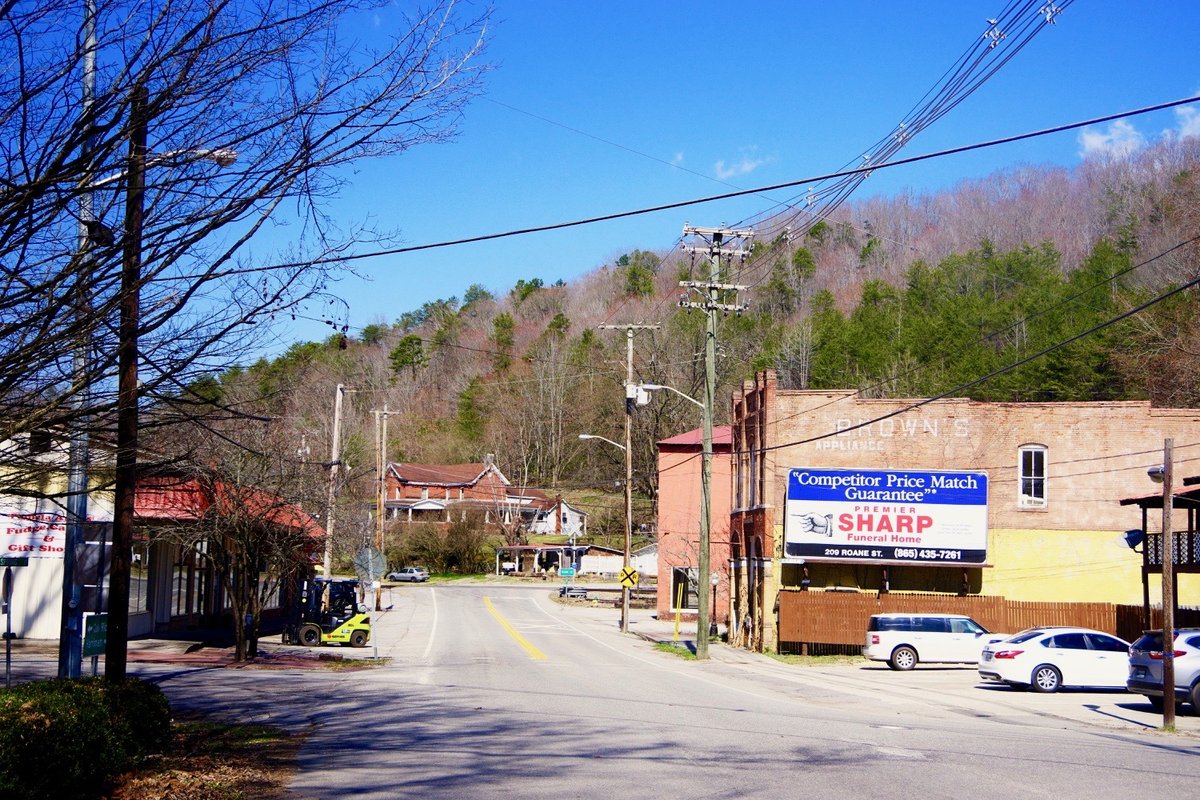 Oliver Springs, TN - File:Oliver-Springs-Main-St-tn.jpg - Wikimedia Commons